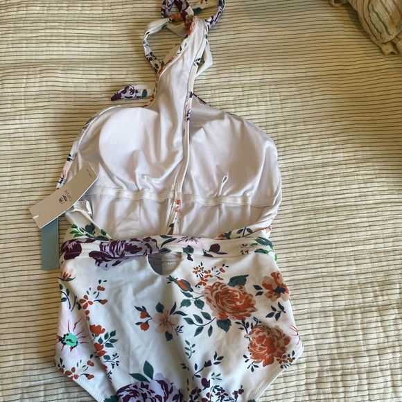 Cupshe swimsuit size M; brand new - Picture 2 of 4